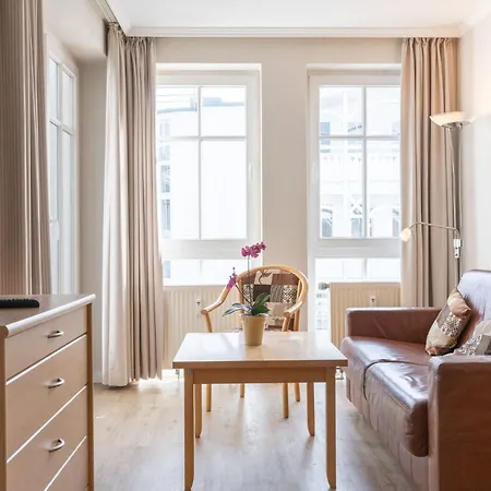 アパート 352, Seepark *