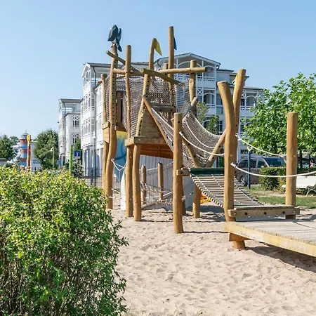 Apartment 352, Seepark